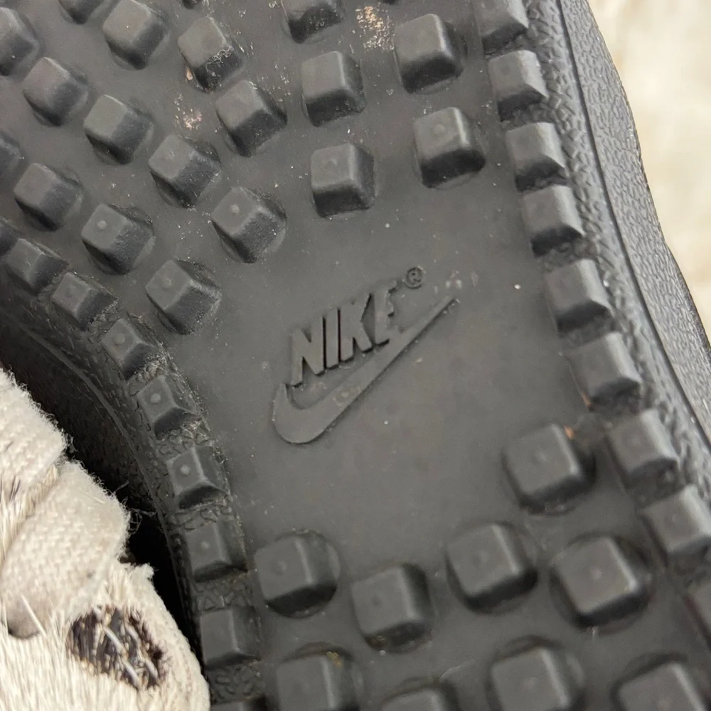Nike Field General Cowhair Sneakers - Picture 3 of 3